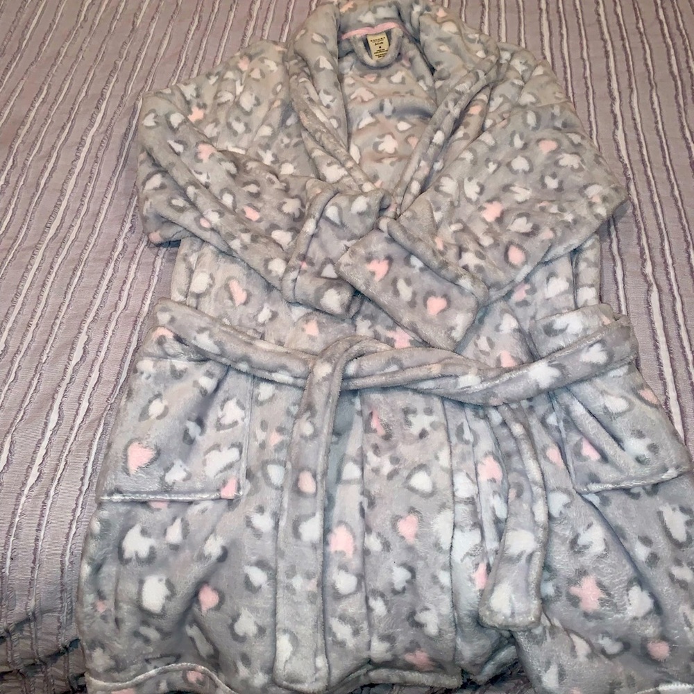 Super soft leopard print robe